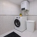 Maxi Homes Olive Flat & Walk To Hadrian Gate