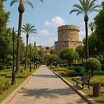 Maxi Homes Olive Flat & Walk To Hadrian Gate Apartman