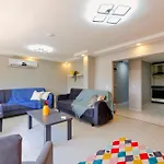 Apartman Maxi Homes Olive Flat & Walk To Hadrian Gate *