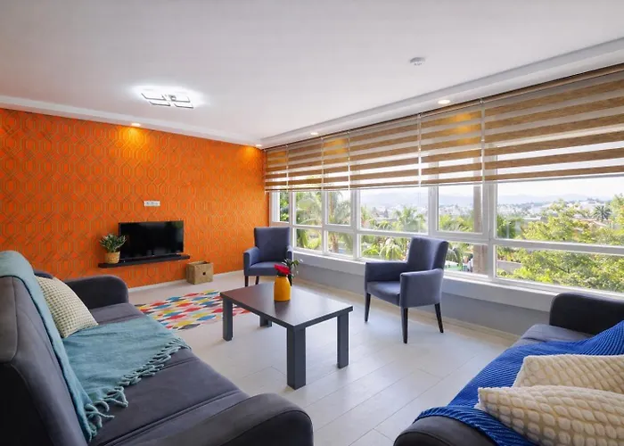 Maxi Homes Olive Flat & Walk To Hadrian Gate אנטליה