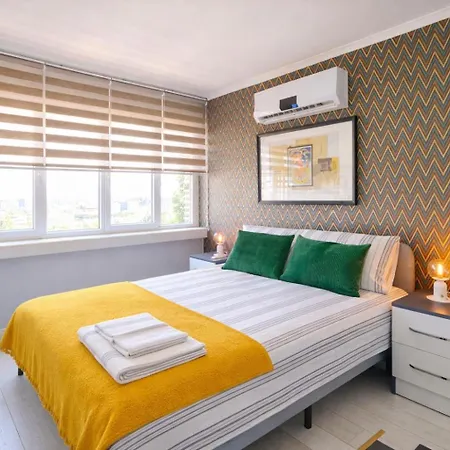 Maxi Homes Olive Flat & Walk To Hadrian Gate Appartement