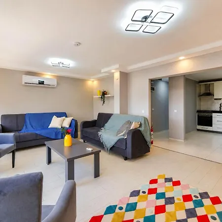 Hadrian Olive Flat By Maxi Homes Walk To Hadrian Gate Apartmán *