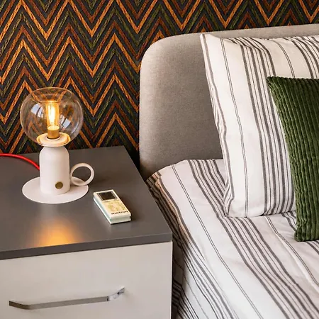 Hadrian Olive Flat By Maxi Homes Walk To Hadrian Gate Apartmán *