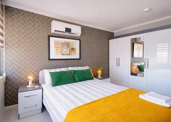 Maxi Homes Olive Flat & Walk To Hadrian Gate *